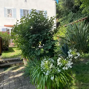 Les Agapanthes Couette-café Vaux-en-Beaujolais